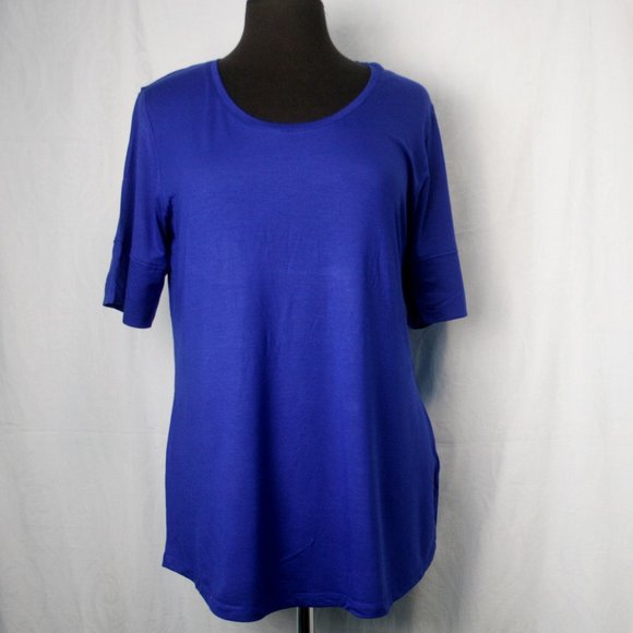 T-shirt with Scoop Neck - Picture 1 of 3